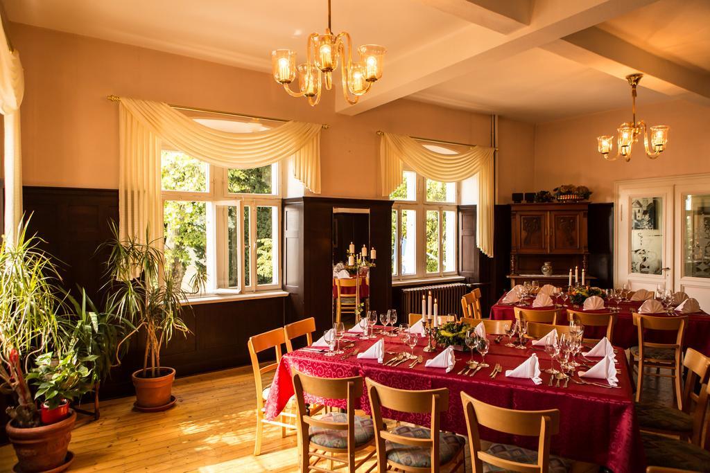 Hotel Leyscher Hof Leutesdorf ภายนอก รูปภาพ
