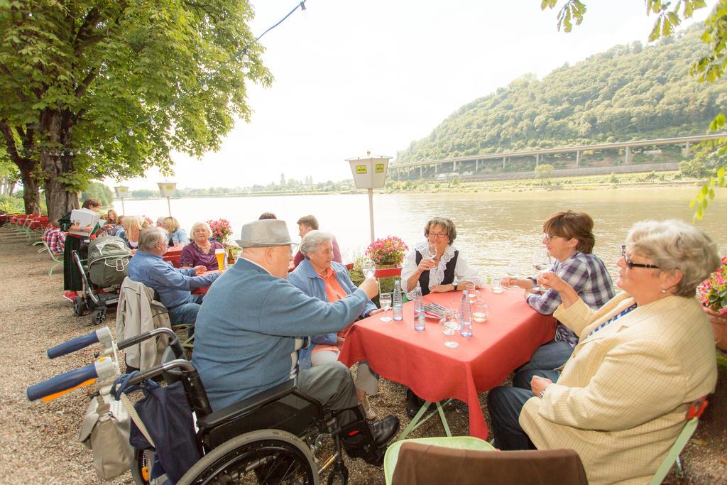 Hotel Leyscher Hof Leutesdorf ภายนอก รูปภาพ