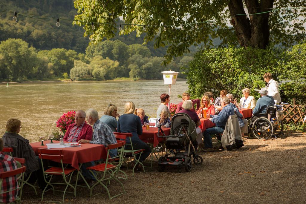 Hotel Leyscher Hof Leutesdorf ภายนอก รูปภาพ