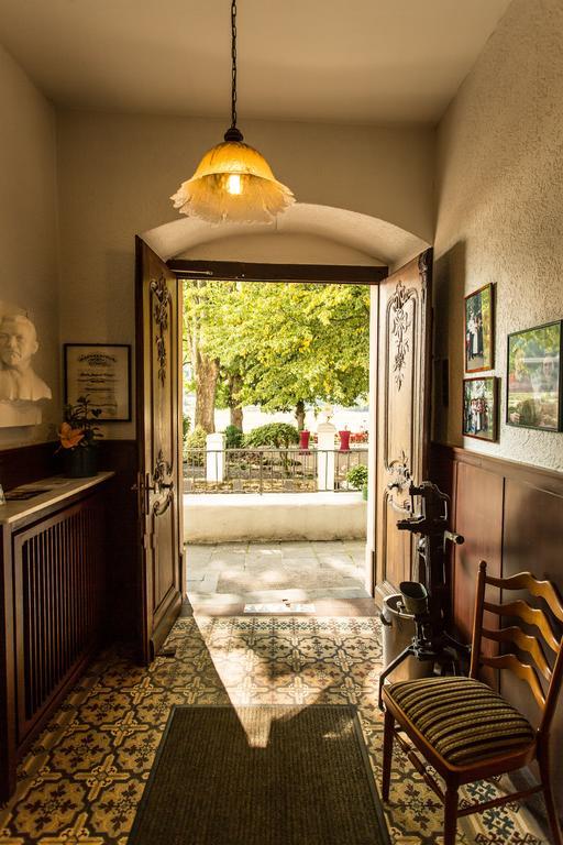 Hotel Leyscher Hof Leutesdorf ภายนอก รูปภาพ